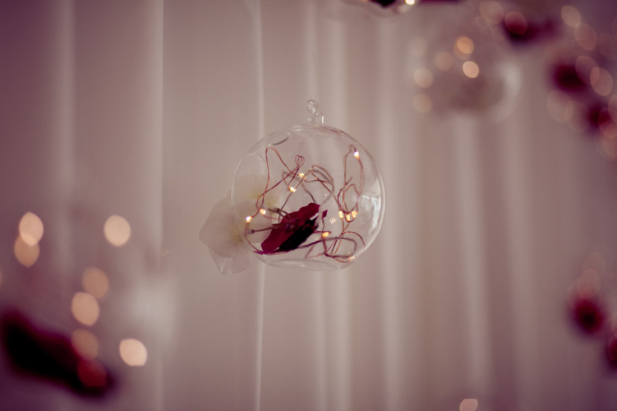 covers-decoration-hire-hanging-glass-globes-for-wedding-decoration