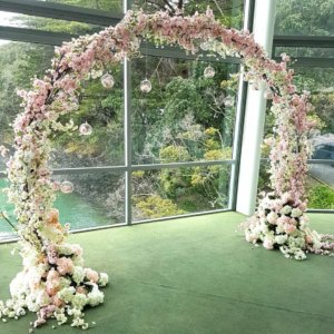 circle wedding arch